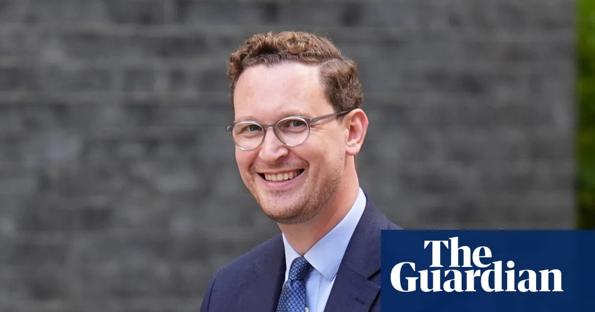 Starmer's Top Aide Consoled Mandelson After Sacking, Leaked Texts Reveal