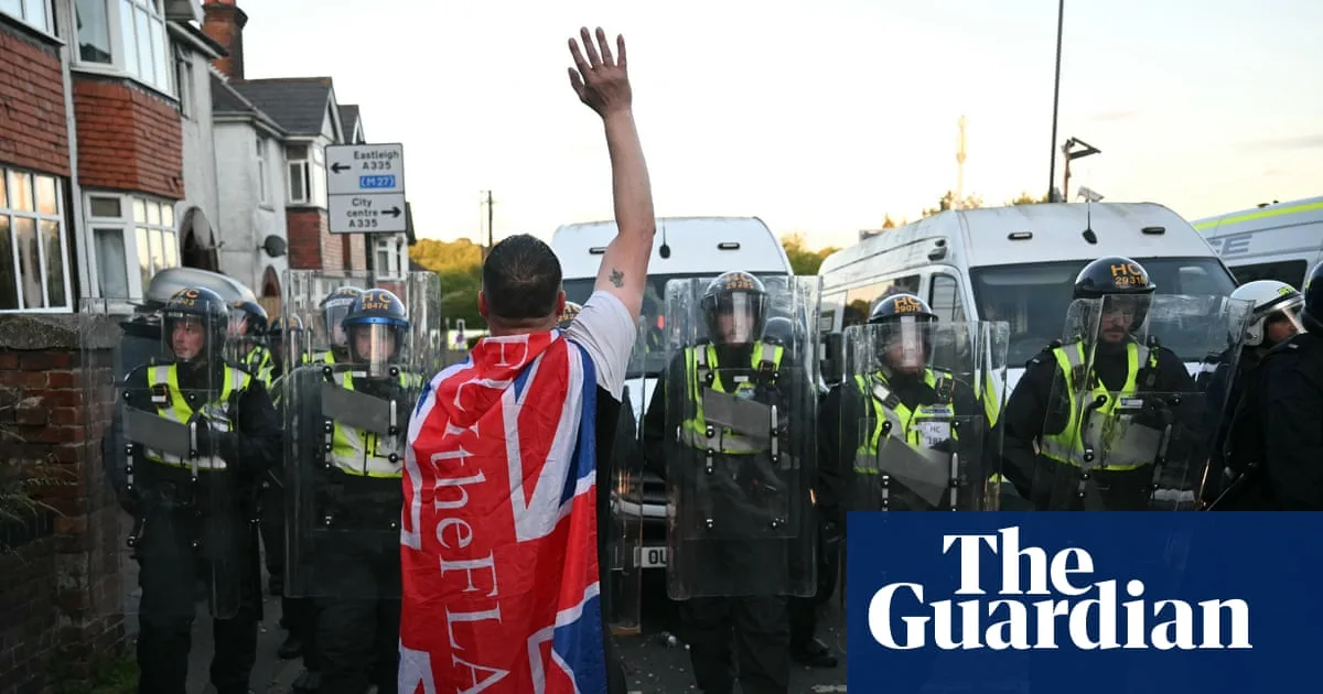 Starmer Condemns Southampton Riots and Farage's 'Unforgivable' Response