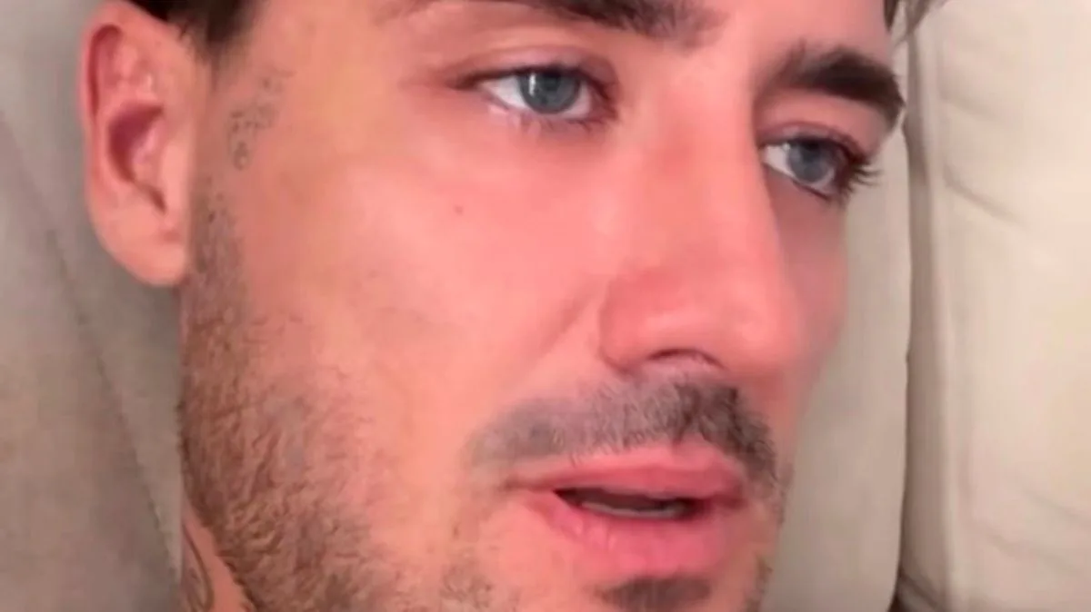 Stephen Bear Announces Father's Death in Emotional Tribute