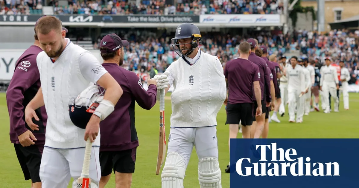 Stokes Hails Woakes' One-Armed Heroics in Narrow Defeat to India