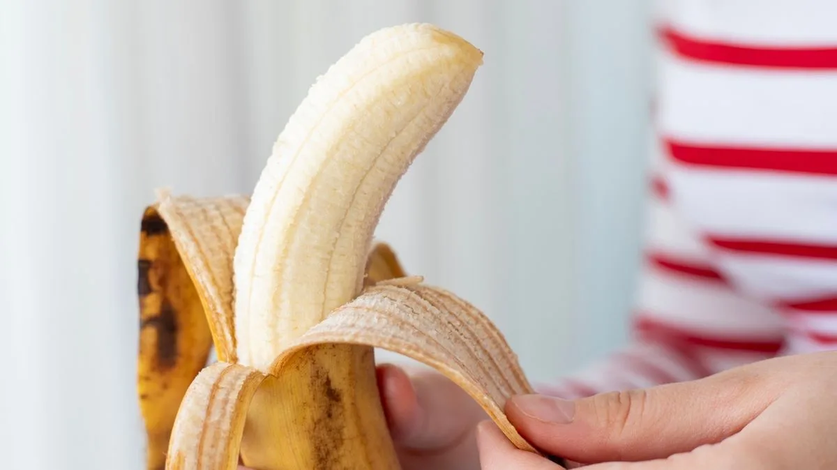 Keep Bananas Fresh for 10 Extra Days by Avoiding the Fruit Bowl