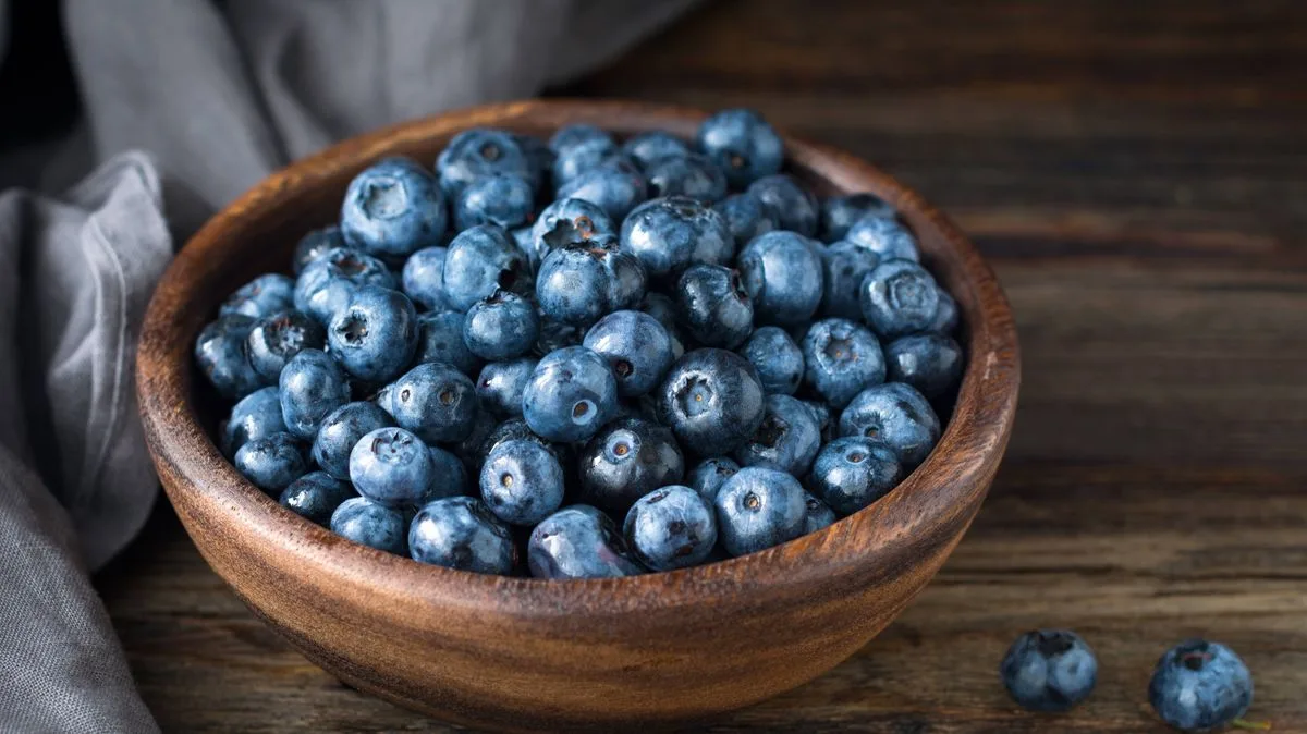 Welsh Households Urged to Store Blueberries in Glass Jars Instead of Plastic