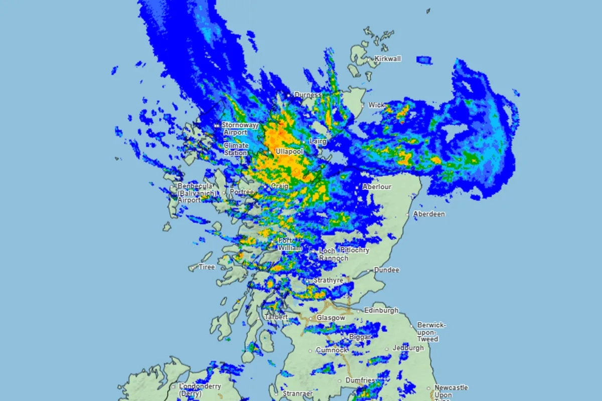 Storm Floris Batters UK: Amber Warning, Travel Chaos, and Power Cuts