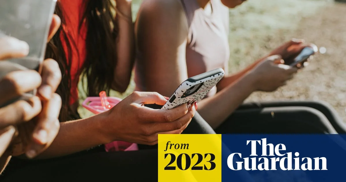 Social Media Fuels Body Image Crisis in Children, Study Finds
