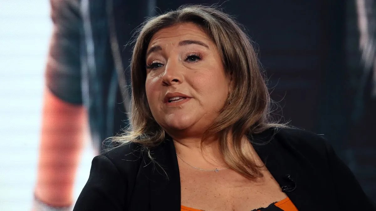 Supernanny Jo Frost Warns Against Using iPads as a Treat for Children