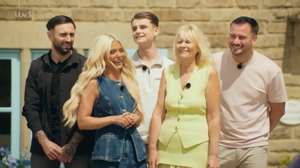 Taskmaster Twins Spotted on ITV's The Neighbourhood