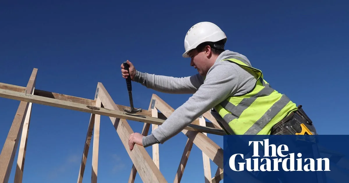 Taylor Wimpey Reports 11% Drop in Autumn Sales Amid Budget Uncertainty