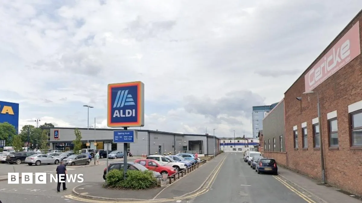 Teenager Stabbed in Aldi Car Park in Ashton-under-Lyne