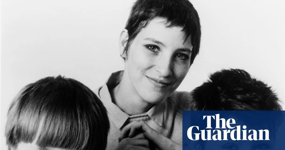 Teenage Daydream by Debsey Wykes review – coming of age in an all-girl guitar band