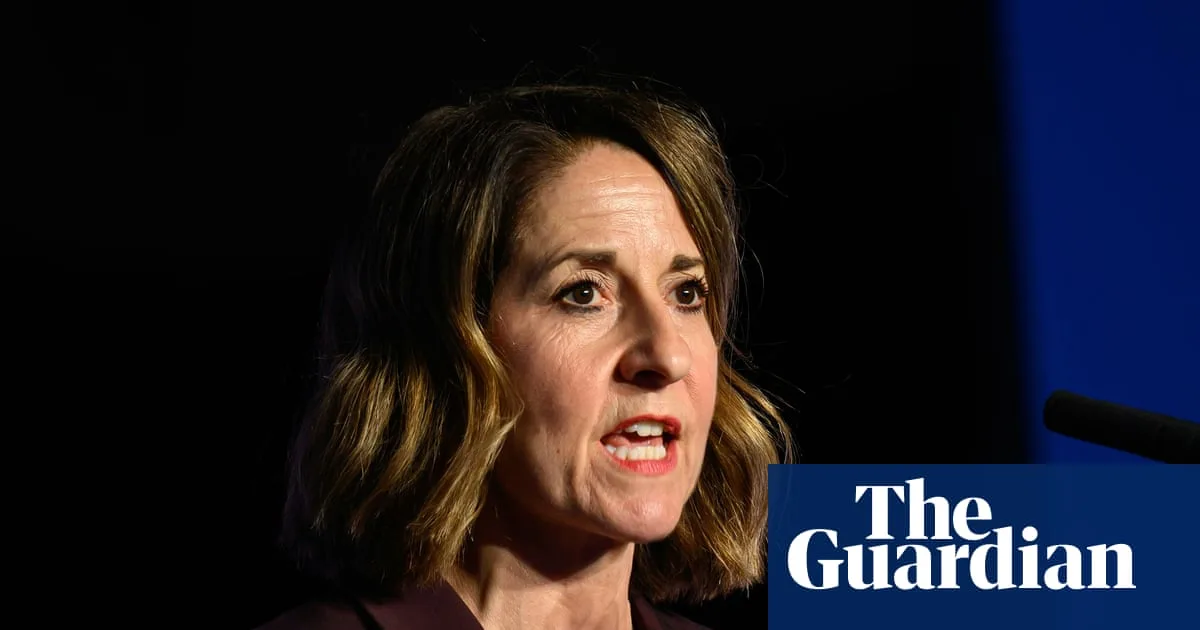 No 10 Vows to Press Ahead with Under-16 Social Media Ban Despite US Opposition