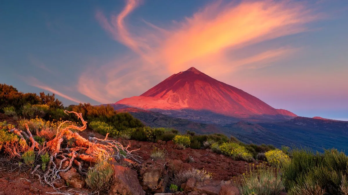 Tenerife Tourists Warned of 'Potentially Scary' Volcano Alert