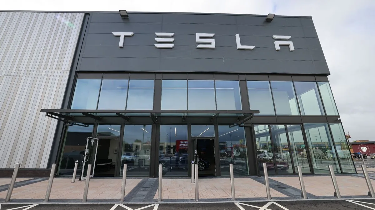Tesla Reaches 300,000 UK Deliveries Amid EV Surge