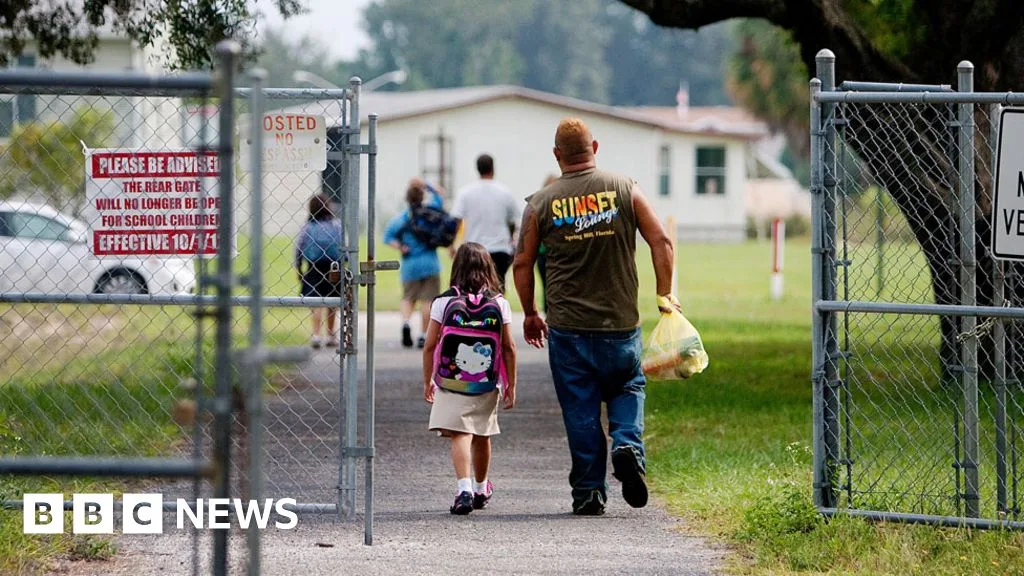Texas School Dress Code for Parents Sparks National Debate