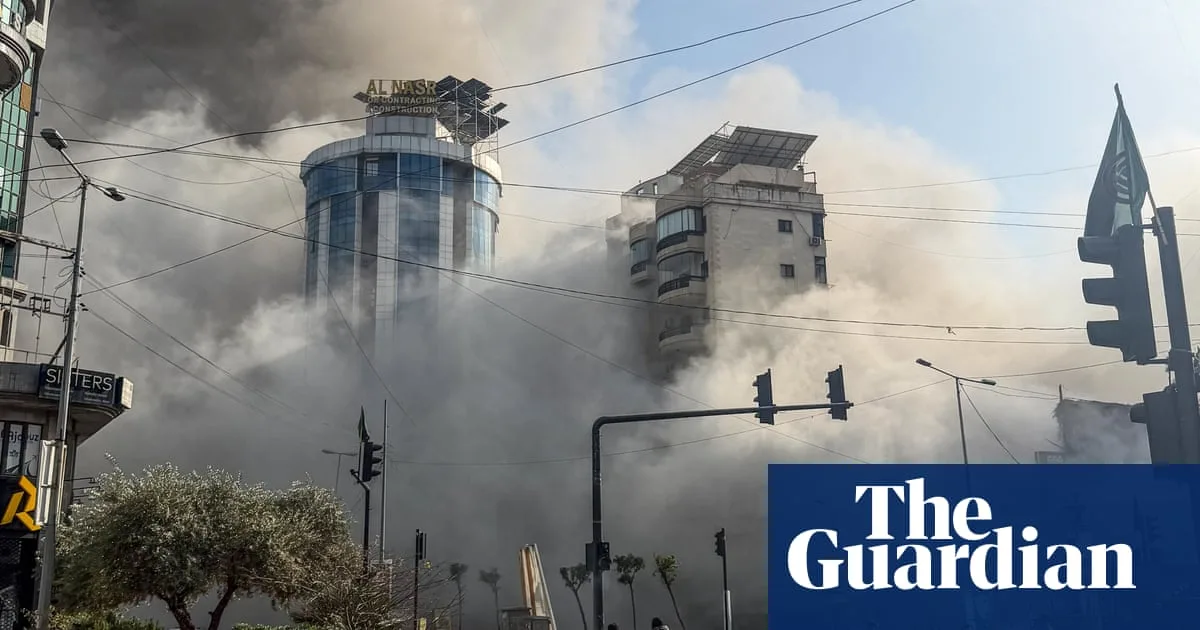 Hundreds of Thousands Flee Beirut Amid Israeli Bombardment