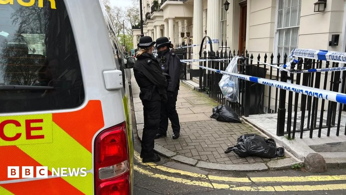 Three Arrested After Woman Found Dead in Westminster