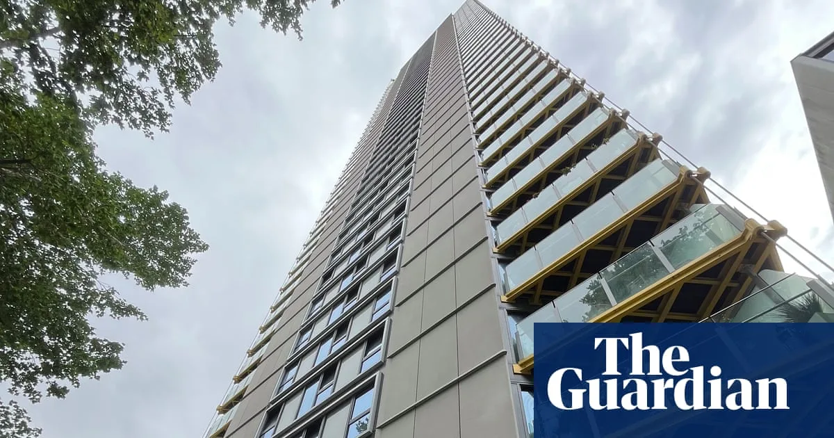 Three Die In High Rise Fall In Elephant And Castle