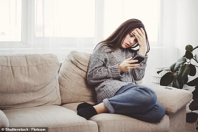 Gen Z's 'Carouselling' Dating Trend Could Be Sabotaging Love, Expert Warns