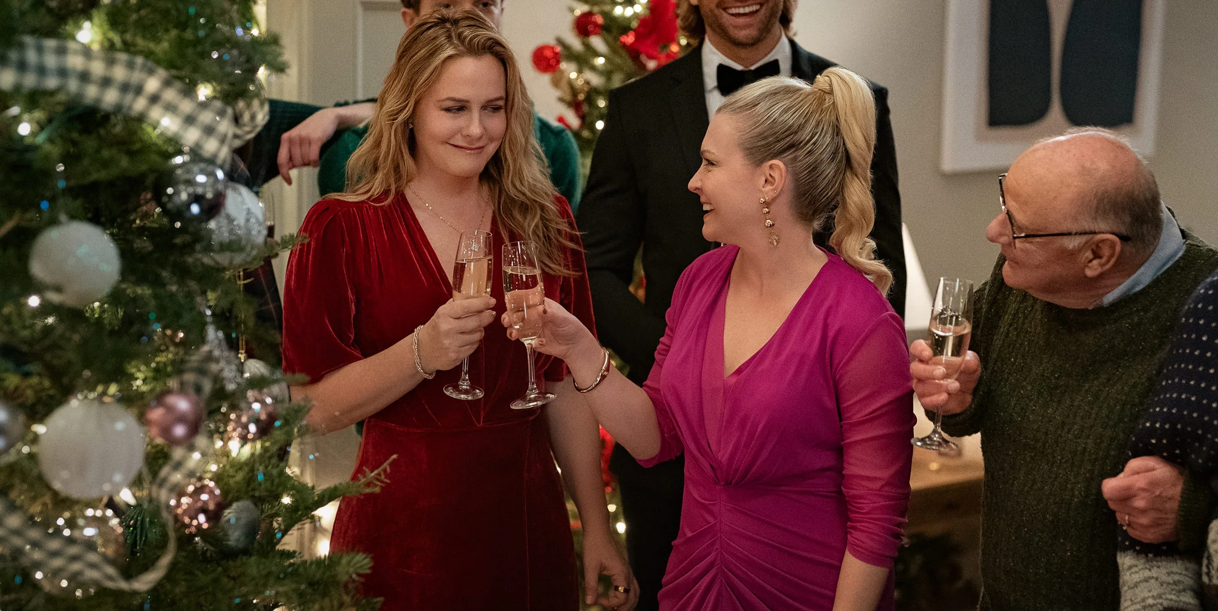 Netflix's 2025 Christmas Films: Jingle Bell Heist Tops Critics' Picks