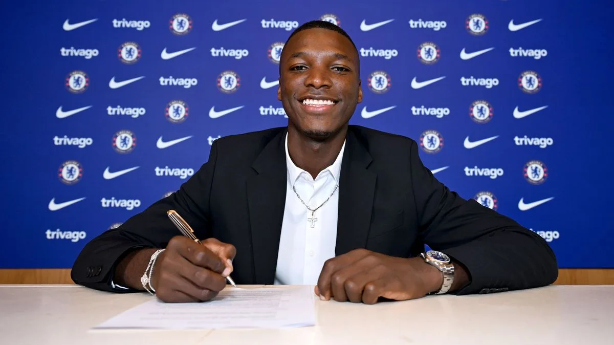 Tottenham Sign Van De Ven In £43m Deal, Loan Spence To Leeds