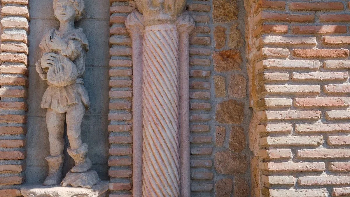 Tourist Mistakes Modern Spanish Monument for Ancient Castle