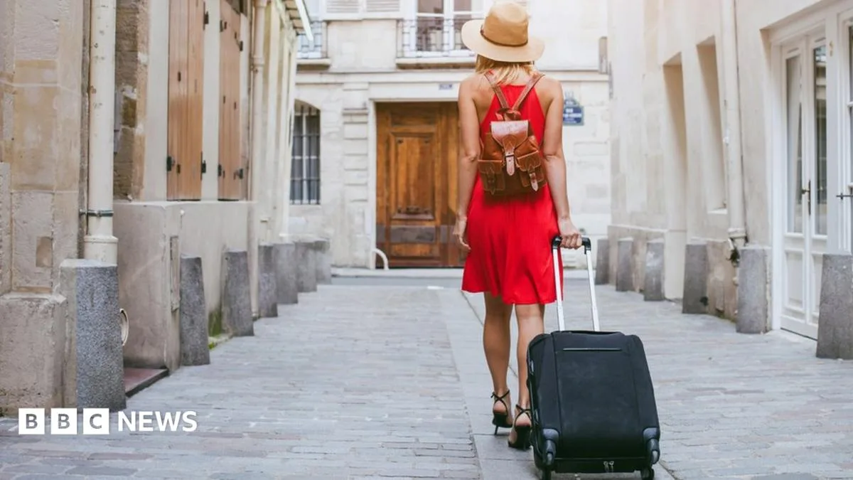 Travel Agent Investigated Over £20k Holiday Scam
