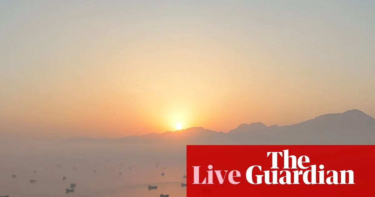 Trump Claims Oil Ships Moving Through Strait of Hormuz Amid US-Iran Deal Uncertainty