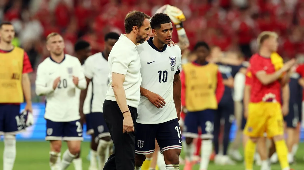 Southgate Warns Bellingham Over Discipline After UEFA Fine