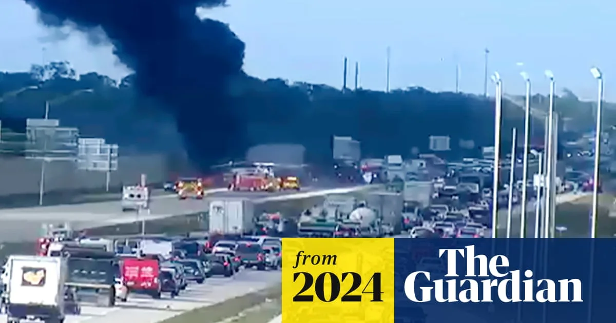 Two Killed as Private Jet Crashes on Florida Highway