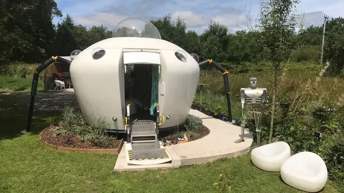 Welsh UFO Airbnb Features TARDIS Toilet