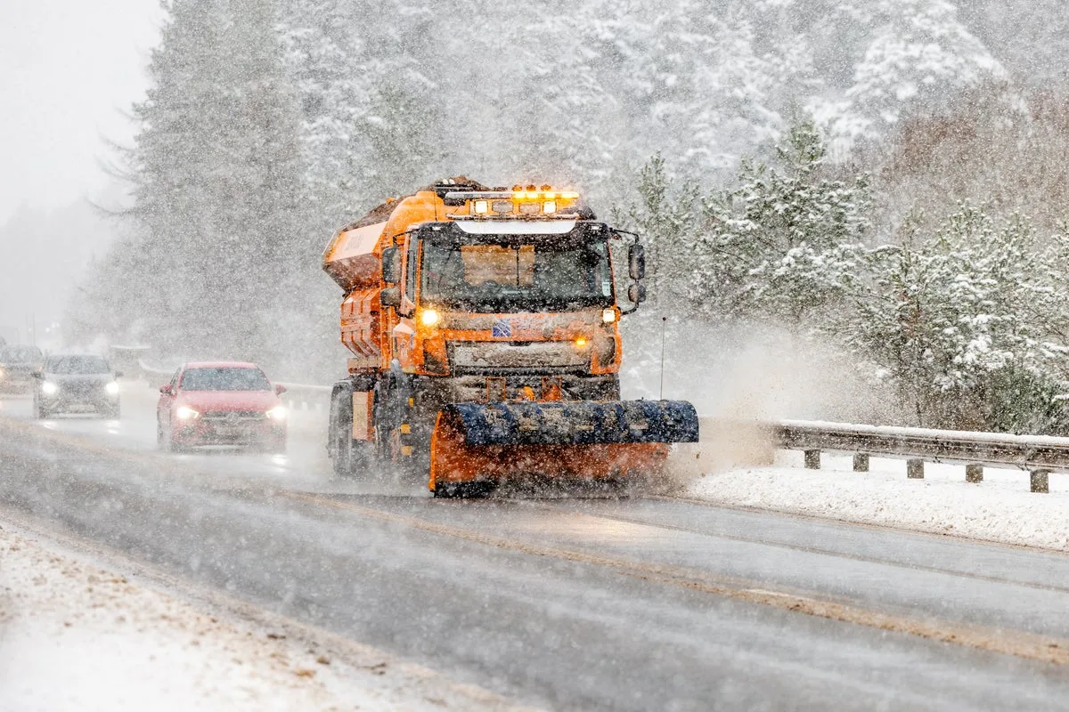 UK Braces for Freezing Weekend as Met Office Extends Snow and Ice Warnings