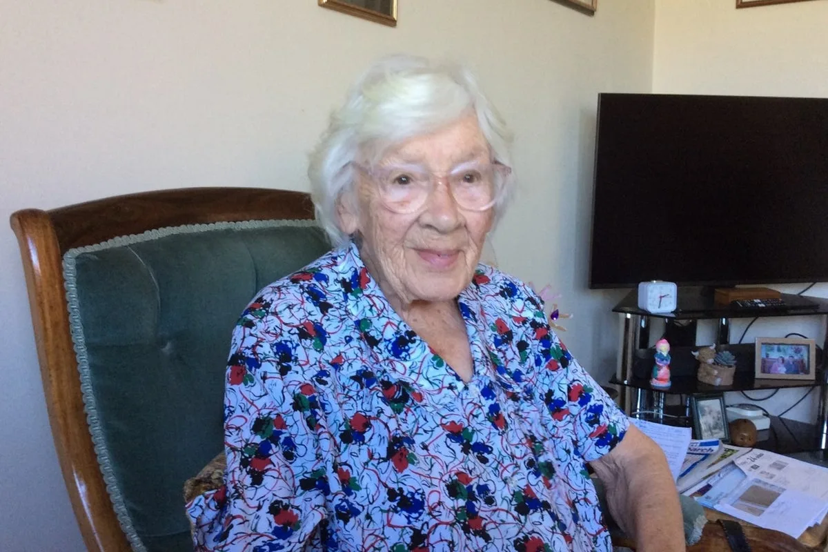 Great-grandmother, 92, becomes UK first to receive robotic liver cancer therapy