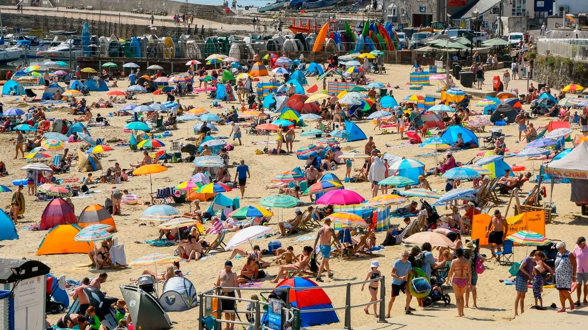 UK Heatwave to Last Until Friday as Temperatures Soar Above 30C