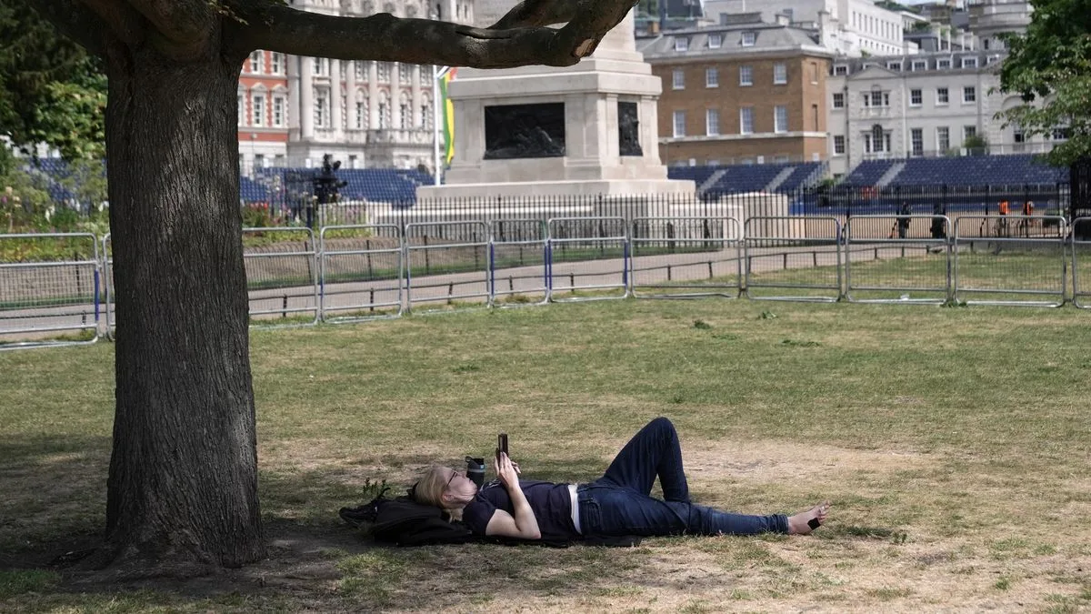 Met Office Warns of 'Hotter Than Usual' Summer with Elevated Heatwave Risk