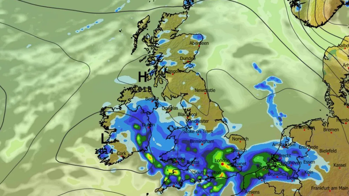 UK Heatwave to Hit 33C This Weekend Before Rain Sweeps Across All 92 Counties