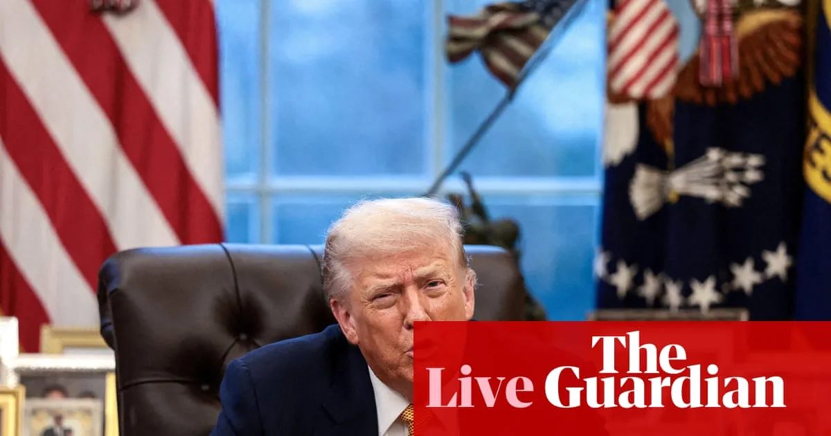 European Stocks Slide as Trump Renews Tariff Threats; UK Manufacturing Warns of 'Wrecking Ball'