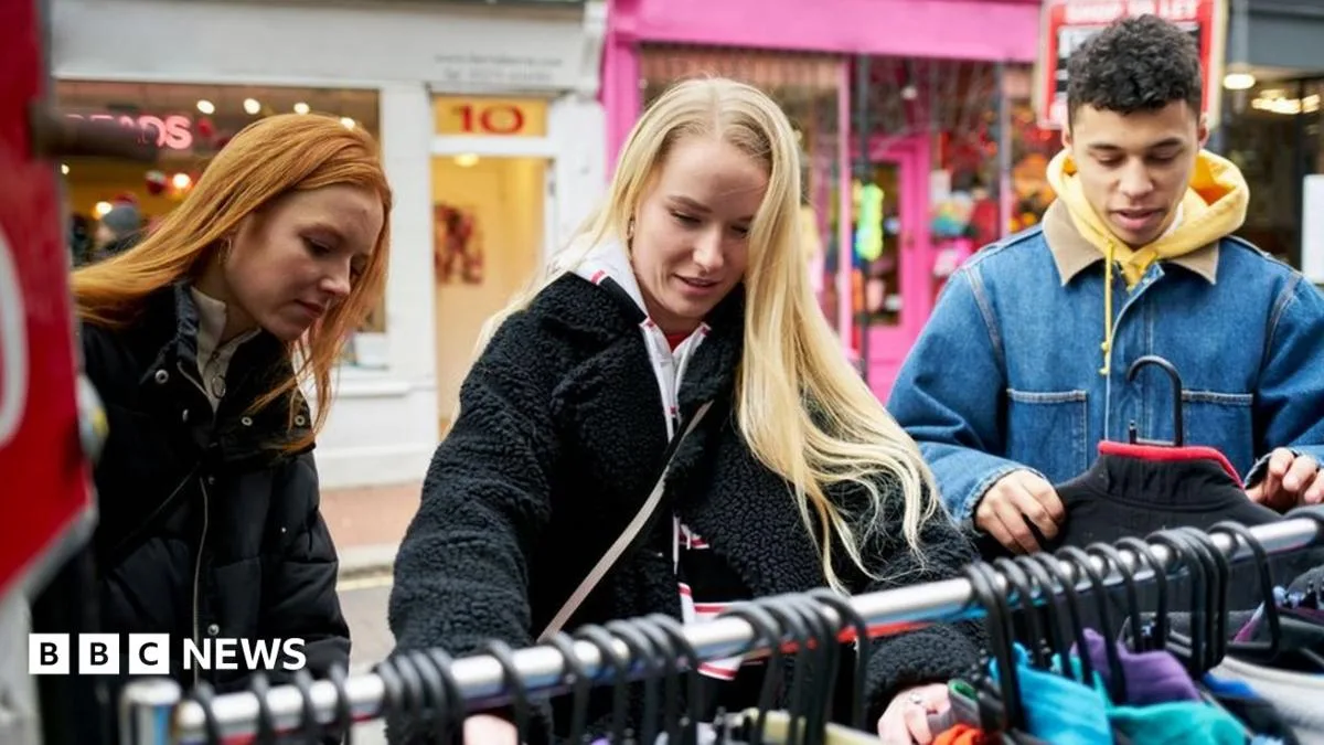 UK Households Face Steepest Drop in Spending Power in 70 Years