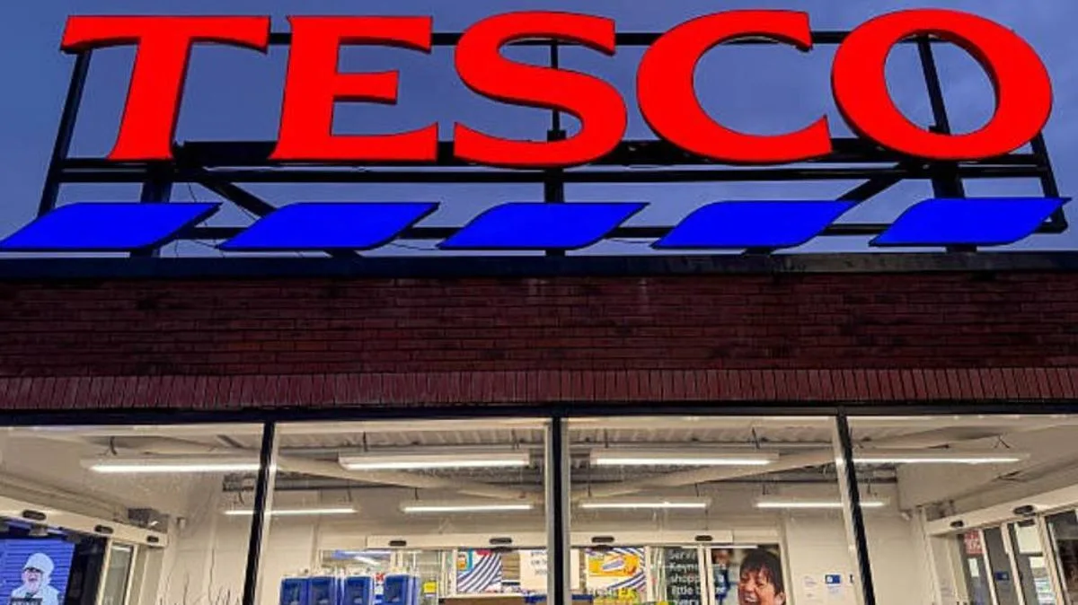 UK Supermarkets and Retailers Introduce £13 Minimum Hourly Wage