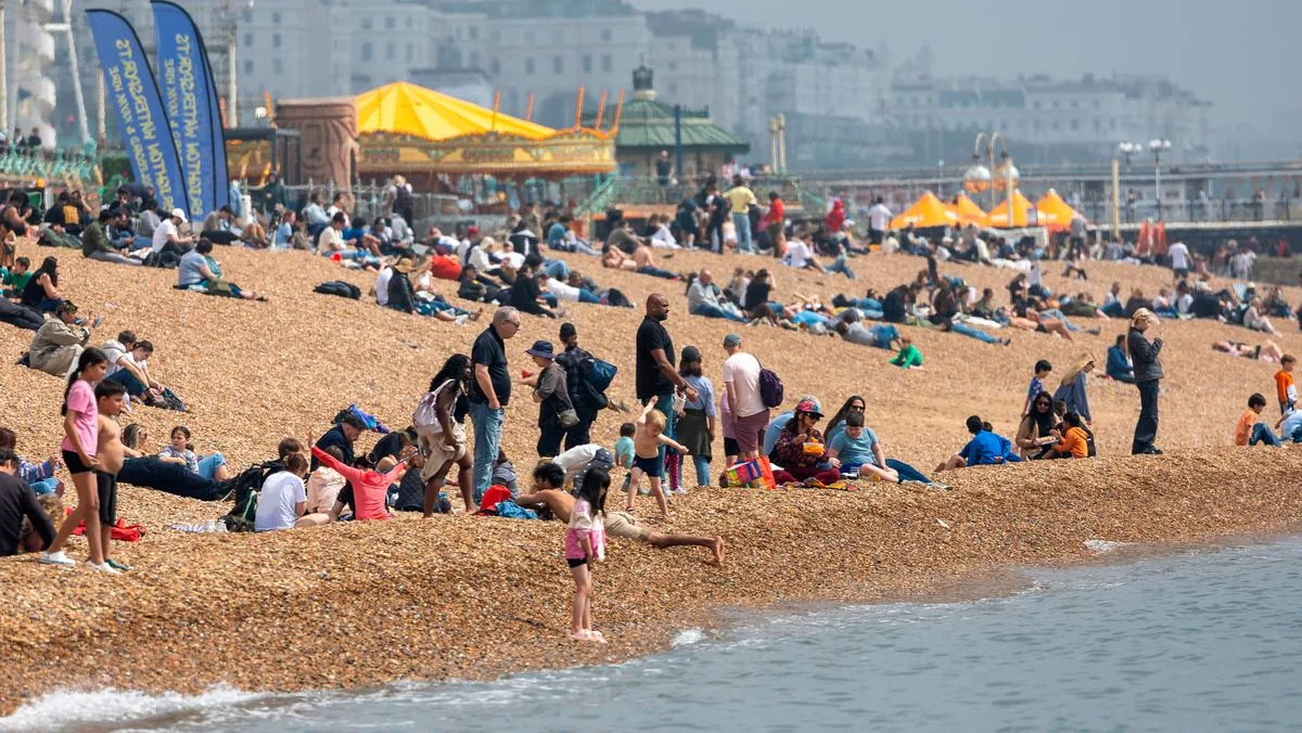 UK Weather Maps Show 26C Mini-Heatwave Date and Hottest Spots