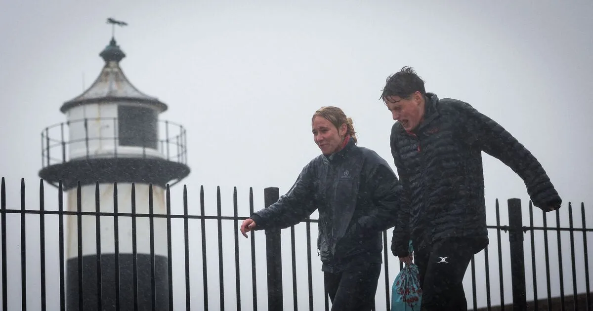 Met Office warns of 50mph winds and heavy rain across UK this weekend