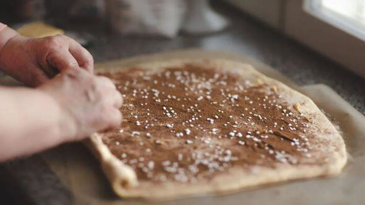 Ultimate Winter Cinnamon Bun Recipe: Soft and Delicious Every Time
