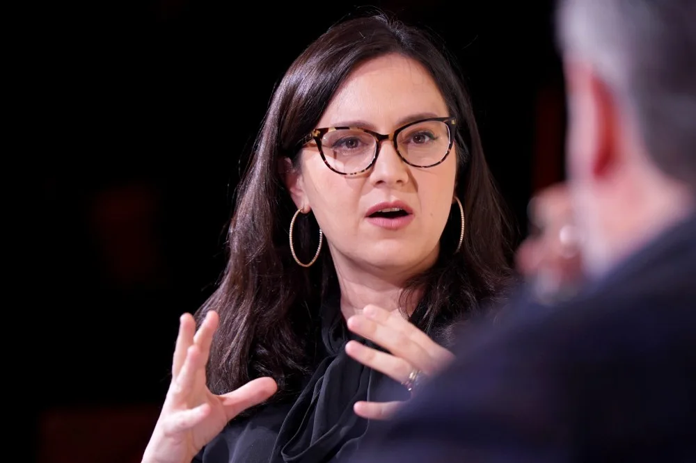 CBS News Staff in 'Mass Confusion' Over Bari Weiss Memo as Union Advises Against Reply