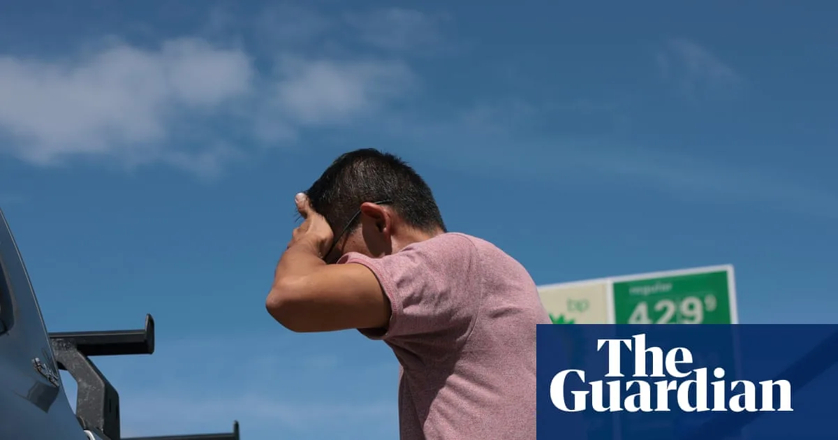 US Inflation Surges to 3.3% in March Amid Iran Conflict and Tariff Uncertainty