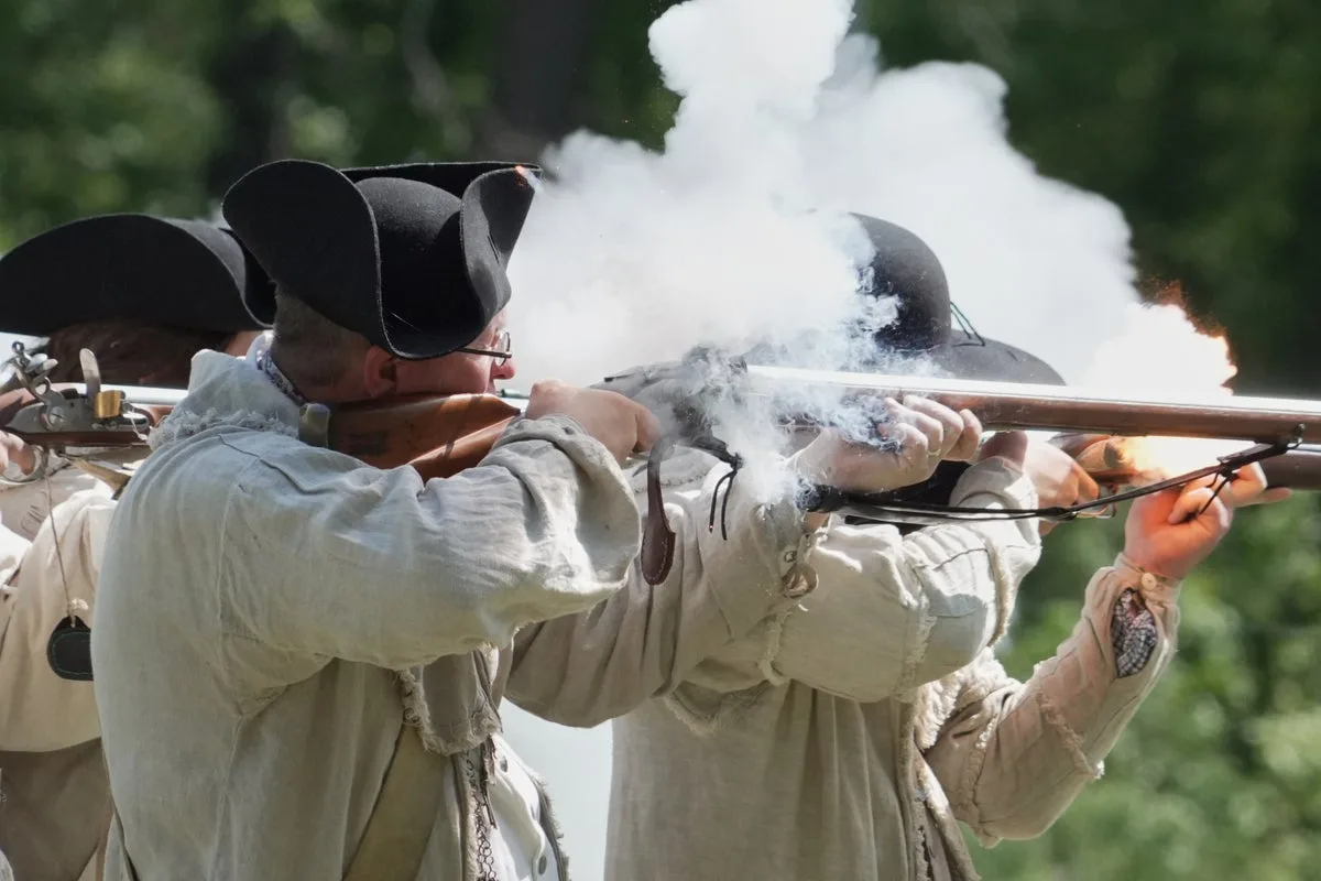 US Loophole Lets Felons Own Deadly Muskets and Cannons