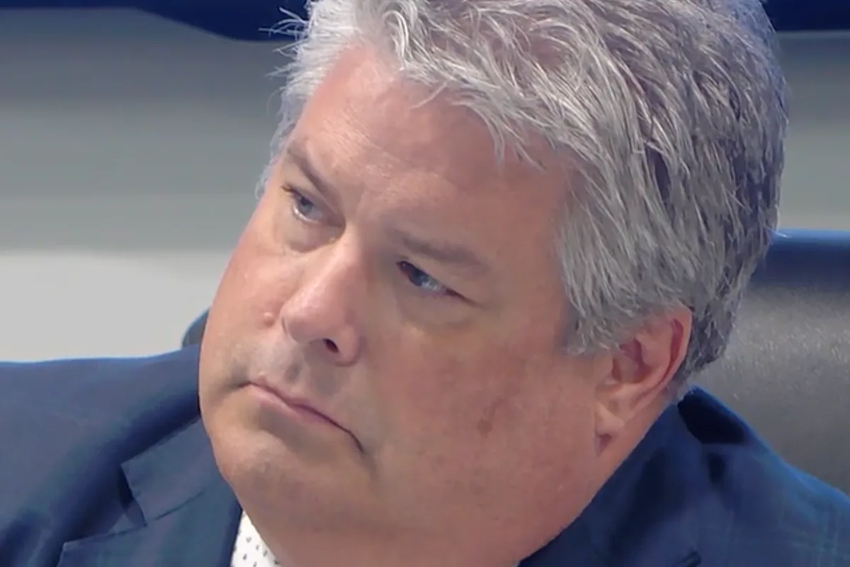 Mayor Caught on Camera Without Trousers in Town Hall Refuses to Resign