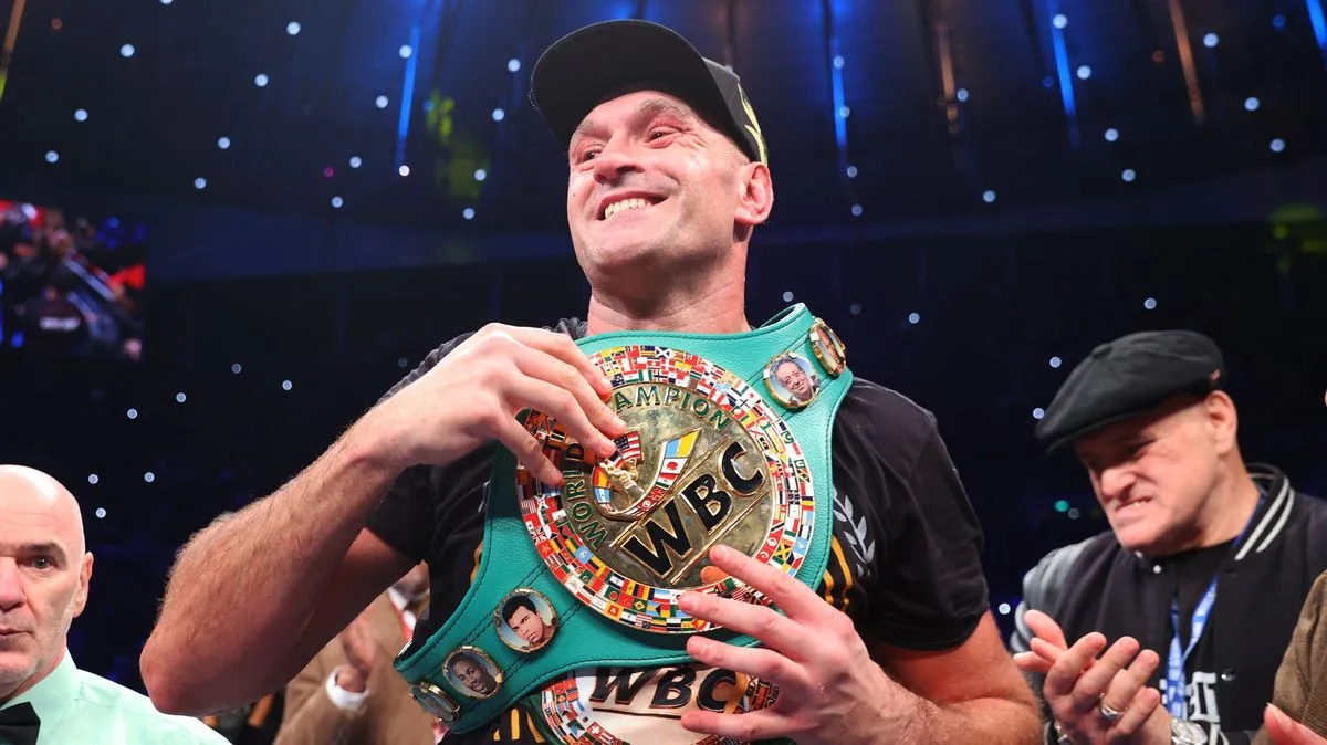 Tyson Fury Plans Usyk Fight Despite Dubois Mandatory Challenge
