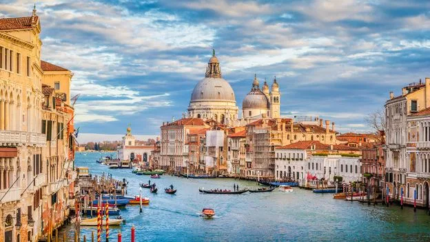 Venice to Charge Daytrippers €5 Entry Fee from 2024