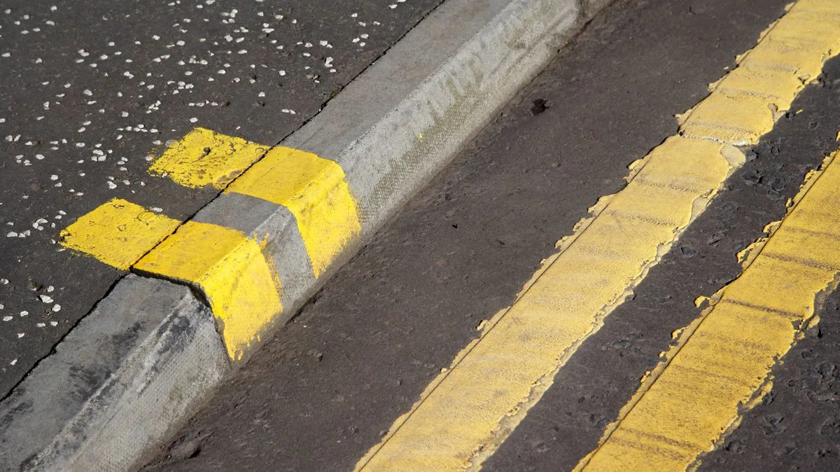 Drivers Confused by Vertical Yellow Kerb Lines: What They Really Mean