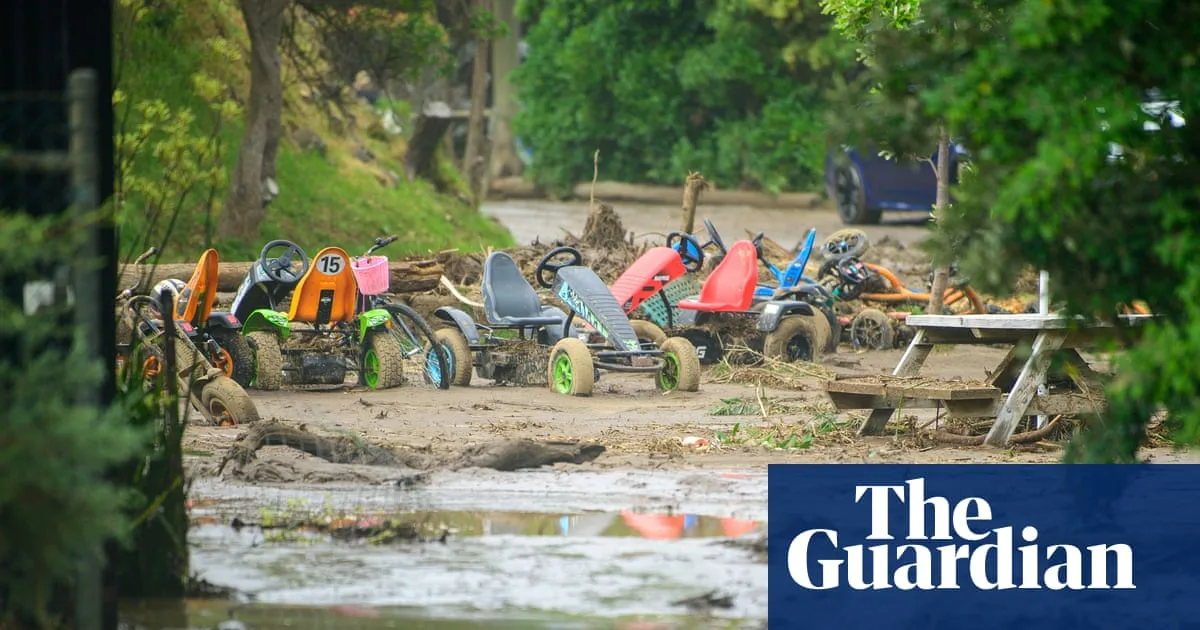 Victoria Floods Displace 400, Destroy Dozens of Cars as Fires Continue