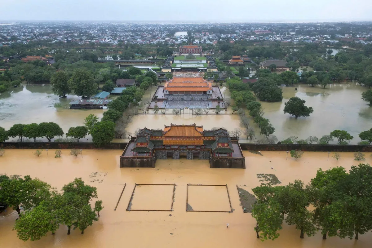 Vietnam Floods Strand Tourists in Hue and Hoi An