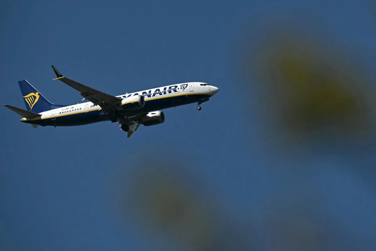 EU Energy Chief Warns Summer Holidays at Risk from Jet Fuel Crisis